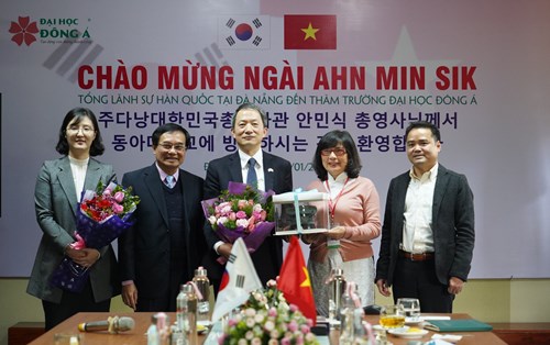 Tổng lãnh sự Hàn Quốc tại Đà Nẵng thăm và làm việc với Đại học Đông Á