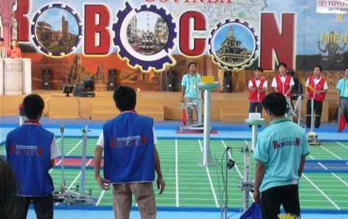 Khoa Điện: giao lưu sinh viên đầu khoá và phát động cuộc thi Robocon 