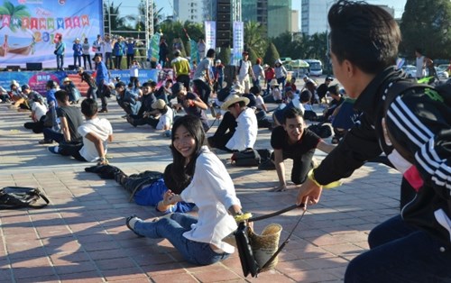 Hào hứng, hết mình với "Chào tân sinh viên 2015"