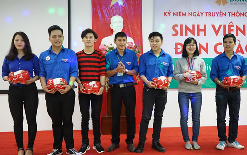Nghĩa cử cao đẹp nơi giảng đường