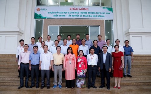 8 Sở GD và 200 Hiệu trưởng các trường THPT miền Trung - Tây Nguyên thăm ĐH Đông Á