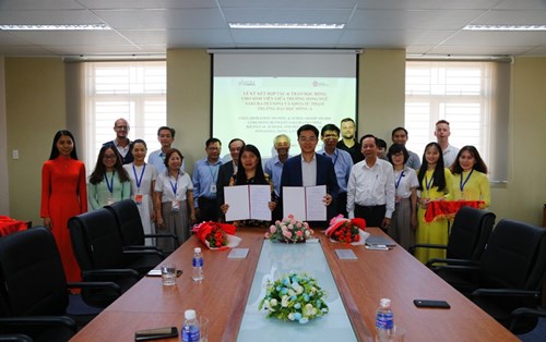 Sinh viên khối ngành Sư phạm ĐH Đông Á: Vừa được nhận học bổng, vừa đảm bảo việc làm