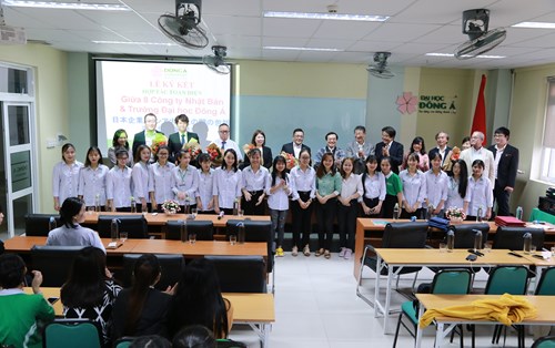 Cựu BTV, phát thanh viên đài truyền hình Asahi, Nhật giao lưu sinh viên Đại học Đông Á
