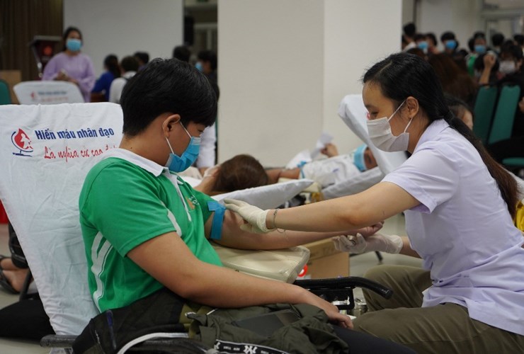 Hơn 600 giảng viên, sinh viên Đại học Đông Á hiến máu tình nguyện