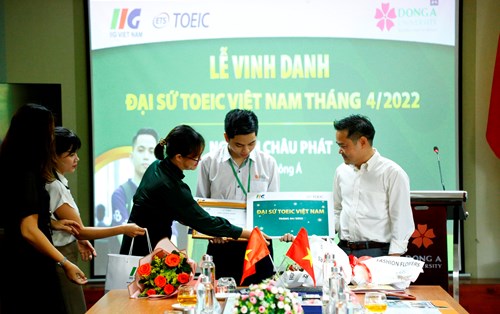 Vinh danh SV CNTT Nguyễn Châu Phát - đại sứ TOEIC Việt Nam