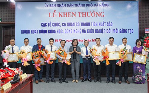 Đại học Đông Á là đơn vị xuất sắc trong hoạt động khoa học, công nghệ và khởi nghiệp đổi mới sáng tạo TP Đà Nẵng