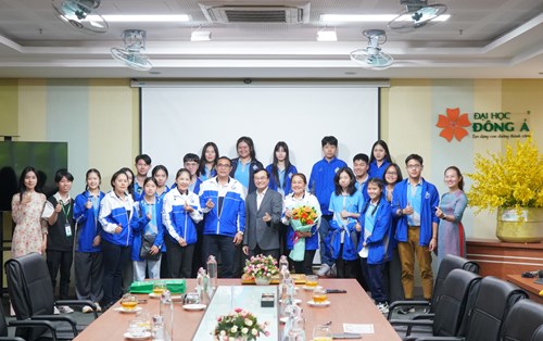 Giao lưu quốc tế với trường THPT Samakkhi Witthayakhom (Thái Lan)