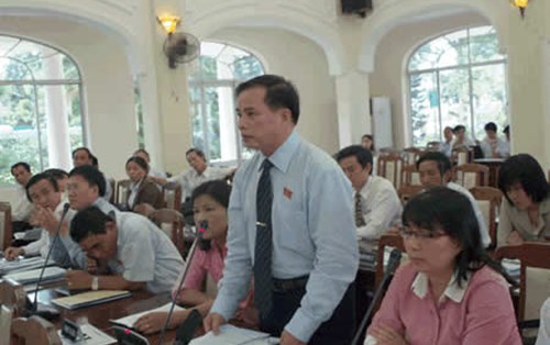 Nêu cao hơn nữa tinh thần trách nhiệm đại biểu nhân dân  