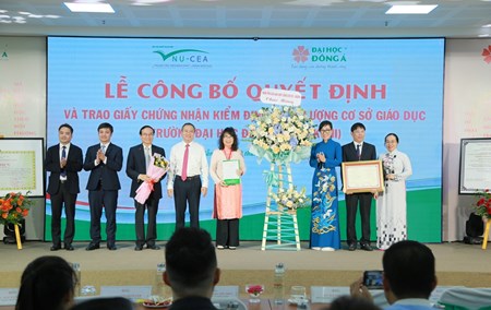 Dong A University completed the accreditation of education quality in the second period.