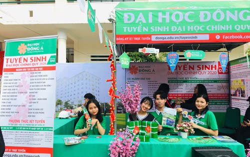 ĐH Đông Á "phát pháo" khởi động Ngày hội văn hóa dân gian tại Trường THPT Cẩm Lệ - Đà Nẵng