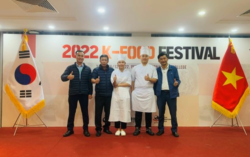 Sinh viên ĐH Đông Á tiếp tục “ghi tên” trên bảng thành tích cuộc thi K-Food Festival