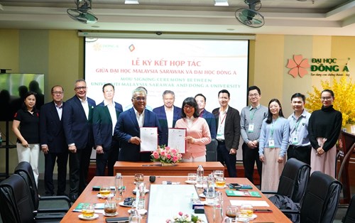 Thúc đẩy các chương trình trao đổi sinh viên, giảng viên với Đại học Unimas