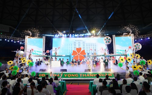 Cảm xúc chương trình nghệ thuật chào tân sinh viên 2023 Đại học Đông Á