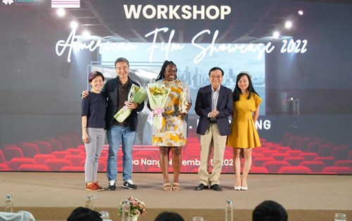 “Người kể chuyện chuyên nghiệp” S.Leo Chiang giao lưu cùng sinh viên Đại học Đông Á