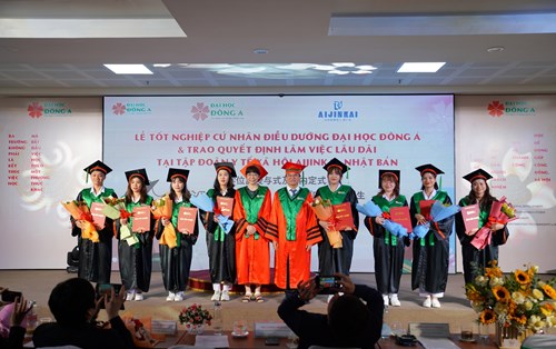 Lễ tốt nghiệp cử nhân điều dưỡng ĐH Đông Á và trao quyết định làm việc lâu dài tại Tập đoàn y tế xã hội Aijinkai, Nhật