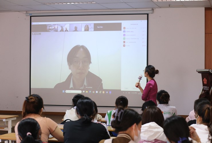 Sinh viên ĐH Đông Á tiếp cận cơ hội làm việc tại Nhật từ các buổi định hướng nghề nghiệp