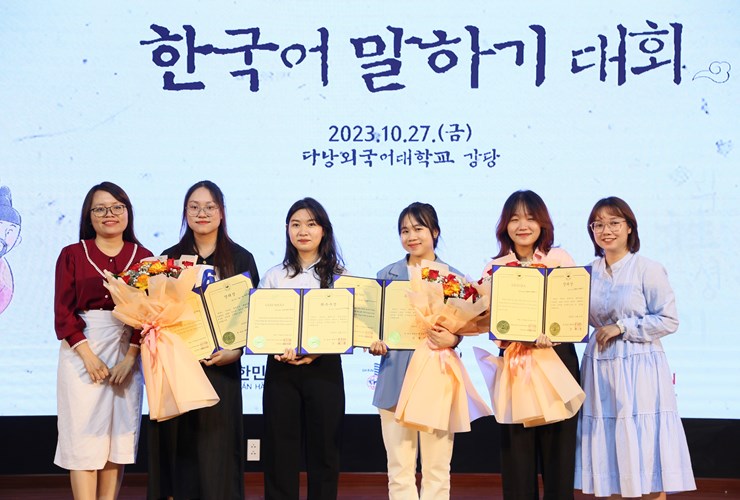 Sinh viên Đại học Đông Á đoạt nhiều giải cao tại Chung kết Nói tiếng Hàn toàn miền Trung