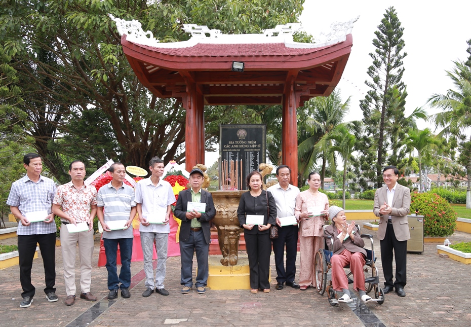 Đại học Đông Á và hành trình 11 năm tri ân Gạc Ma