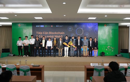 Đa dạng việc làm cho sinh viên Công nghệ thông tin Đại học Đông Á từ “Tiếp cận Blockchain và Web3”