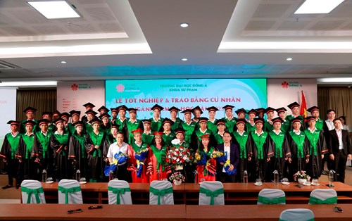 Đại học Đông Á trao bằng tốt nghiệp cho 44 tân cử nhân ngành Tâm lý học năm 2023