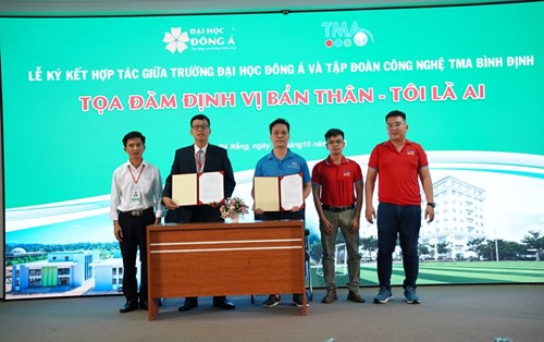 TMA Solutions Binh Dinh cooperates to receive Information Technology students from Dong A University to intern and work