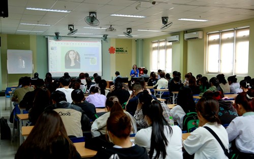 Sinh viên ĐH Đông Á chủ động tìm hiểu và phòng tránh ngộ độc thực phẩm do Botulinum