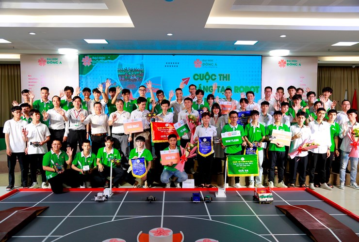 Cuộc thi sáng tạo Robot 2023 Đại học Đông Á: Bùng nổ cùng niềm đam mê khoa học