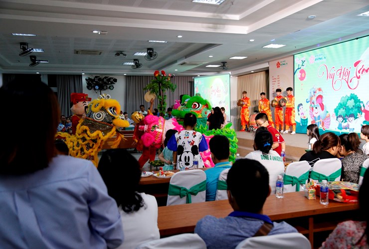 Tràn ngập tiếng cười cùng đêm “Vui hội trăng rằm” Đại học Đông Á