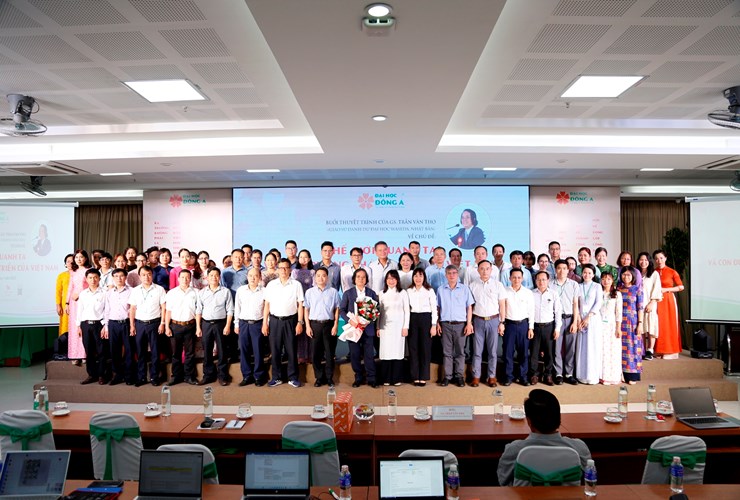 GS. Trần Văn Thọ thuyết trình về "Thế giới quanh ta và con đường phát triển của Việt Nam" 