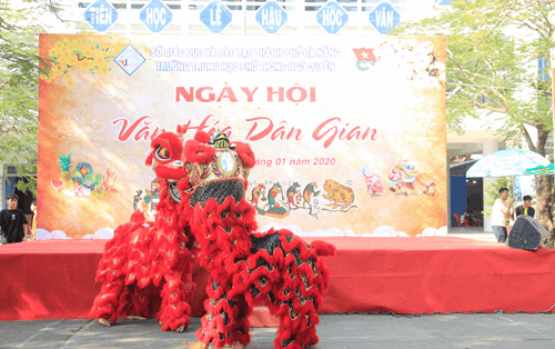 Đại học Đông Á “trẩy hội vui xuân” cùng ngày hội VHDG trường THPT Ngô Quyền