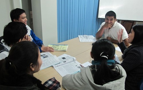 Sôi nổi lớp anh văn giảng viên Đông Á