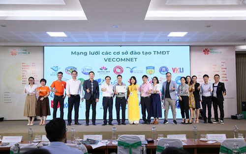 Dong A University is the 33rd member of the Vietnam E-commerce training institution network