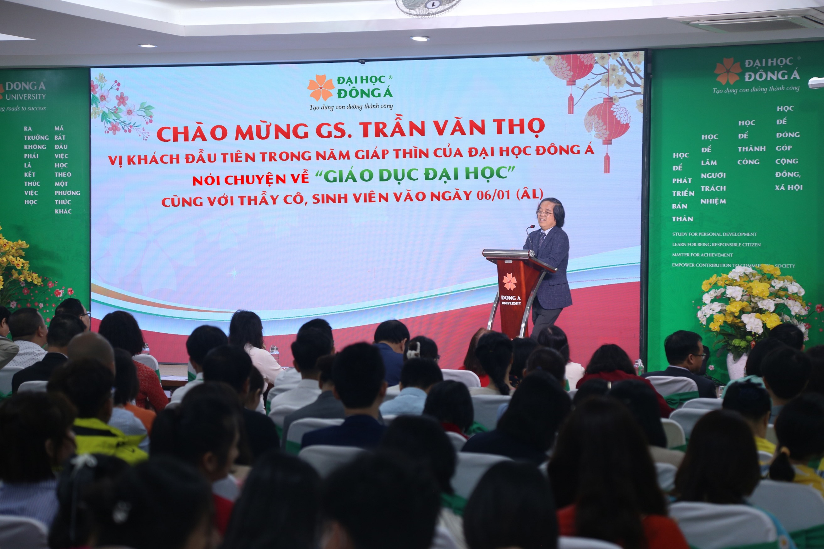 Gặp gỡ đầu năm Đại học Đông Á: GS Trần Văn Thọ "xông đất" với chuyên đề Giáo dục đại học