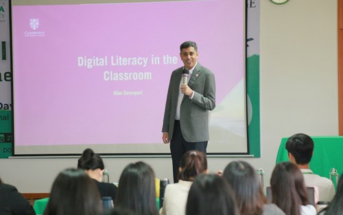 Tích hợp công nghệ trong giảng dạy tiếng Anh cùng “Digital Literacy in the classroom”