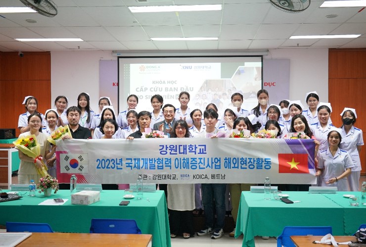 85 sinh viên ĐH Đông Á đạt chứng chỉ CPR từ dự án với ĐH QG Kangwon, Hàn Quốc