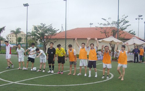 Chùm ảnh: Hội thao chào mừng ngày 20/11 - Giải bóng đá