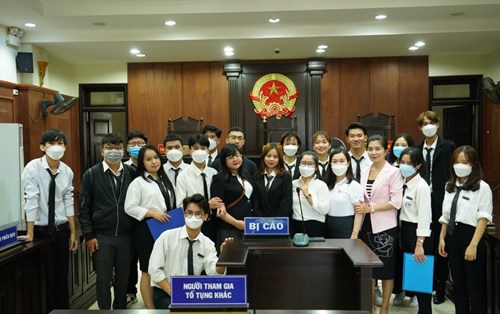Bật mí những khó khăn khi học Ngành Luật mà bạn cần biết