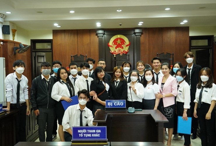 Bật mí những khó khăn khi học Ngành Luật mà bạn cần biết