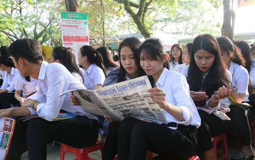 Đại học Đông Á tham gia chương trình Tư vấn tuyển sinh 2018 báo Người lao động