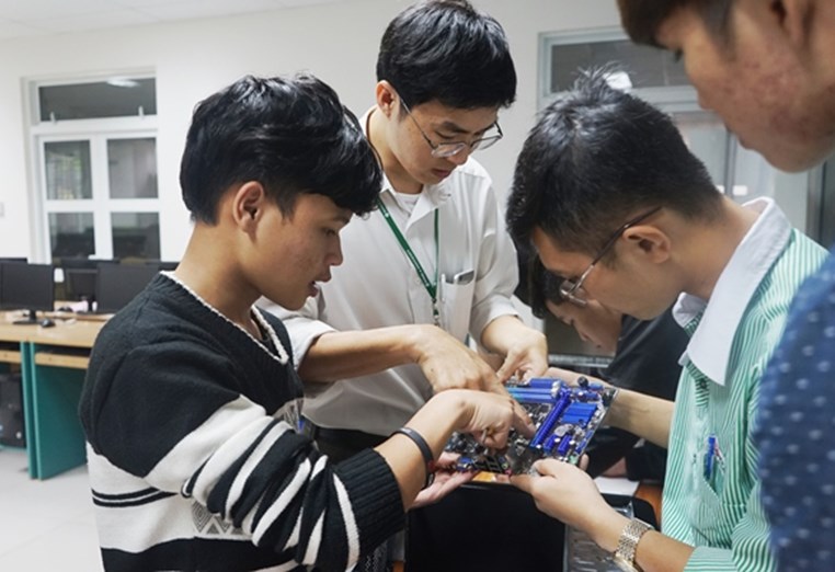 Institute of Artificial Intelligence and Data Science (IAD)