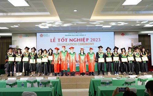 Đại học Đông Á trao bằng tốt nghiệp cho hơn 2600 thạc sĩ, kỹ sư, cử nhân năm 2023