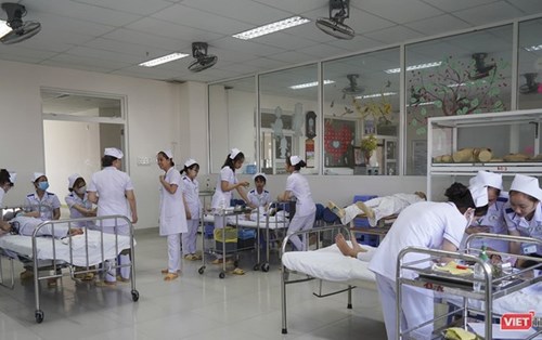 Danang: Job opportunities up to 2,500 USD/month for nursing students