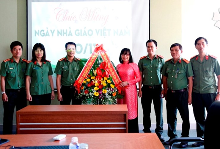 Đại học Đông Á đón các đơn vị đến thăm và chúc mừng ngày Nhà giáo Việt Nam