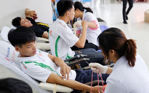 Ngày hội hiến máu tình nguyện Đại học Đông Á lần thứ 27: thêm 290 “giọt máu yêu thương”