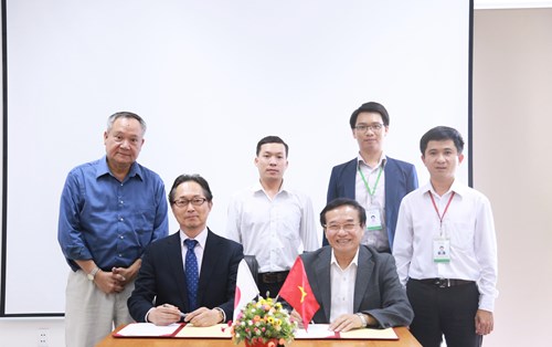 C’set (Japan) cooperates with Dong A University in training and vocational internship in the car industry for engineering students