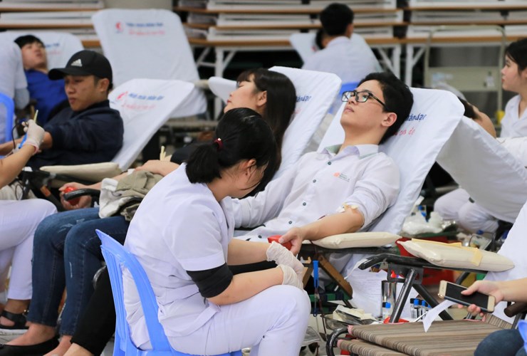 832 “giọt máu yêu thương” từ các ngày hội hiến máu tình nguyện Đại học Đông Á năm 2019