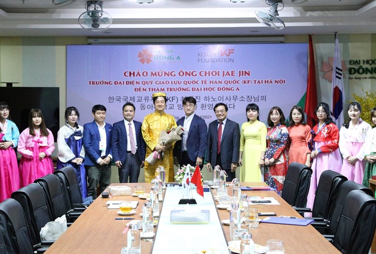 Nhiều triển vọng cho SV Ngôn ngữ Hàn ĐH Đông Á từ chuyến thăm và làm việc của Korea Foundation tại Việt Nam