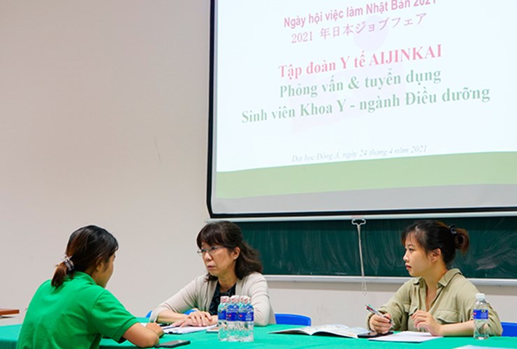 216 sinh viên ĐH Đông Á được tuyển sang Nhật trong Ngày hội việc làm