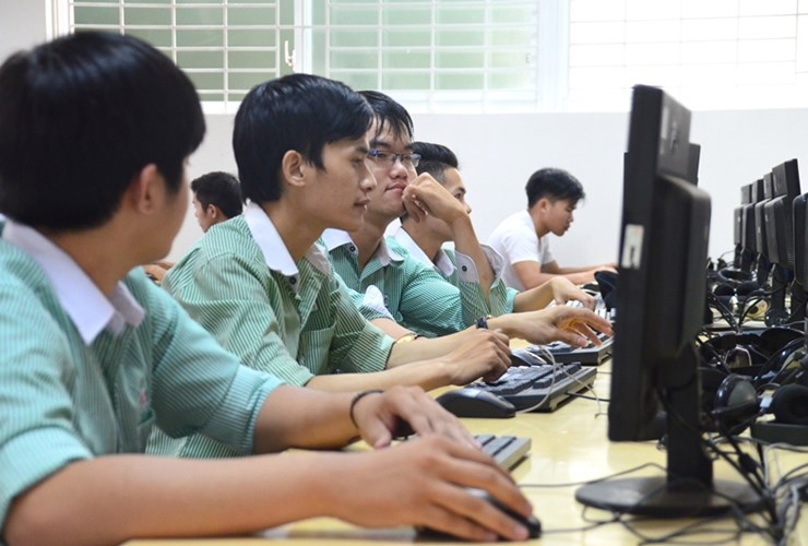 Khoa CNTT ĐH Đông Á: Nơi gieo mầm tình yêu Tin học cho sinh viên
