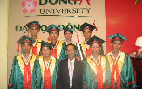 Đại học Đông Á (Đà Nẵng): 345 sinh viên có việc làm ngay trong ngày tốt nghiệp 